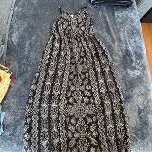 Liz Lange Maternity Black and Cream Dress